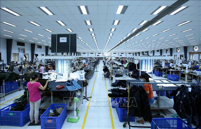 Textile-habillement : le Vietnam cible 44 milliards de dollars d'exportations en 2024 ảnh 2 Textile-habillement : le Vietnam cible 44 milliards de dollars d'exportations en 2024 ảnh 2