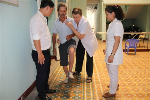 Une doctoresse américaine au grand cœur à Dà Nang ảnh 1