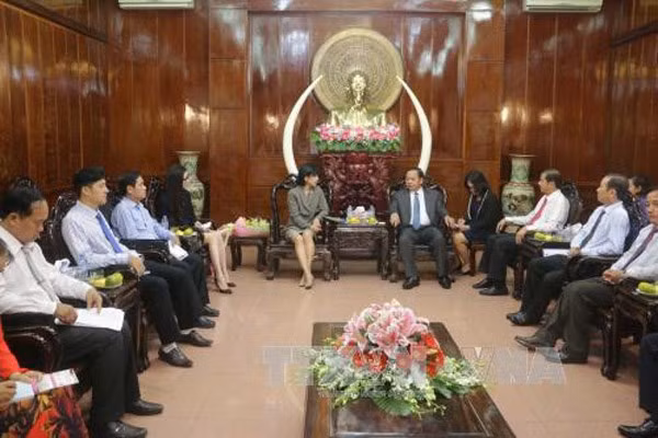 Can Tho veut coopérer avec les entreprises canadiennes dans l'agriculture high-tech ảnh 1