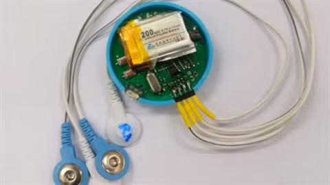 Cù Gia Huy, créateur d’un électrocardiogramme vietnamien ảnh 2