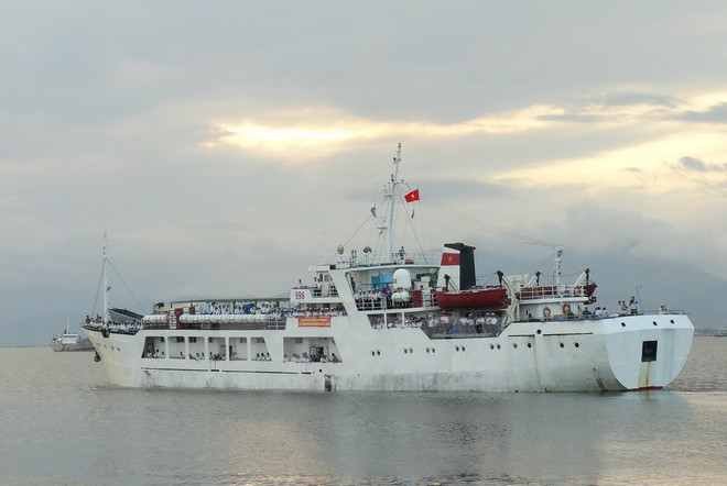 Tet traditionnel: des navires s'orientent vers Truong Sa ảnh 1