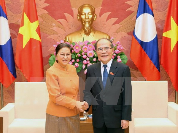 Nguyen Sinh Hung reçoit ses homologues laotien et cambodgien ảnh 1