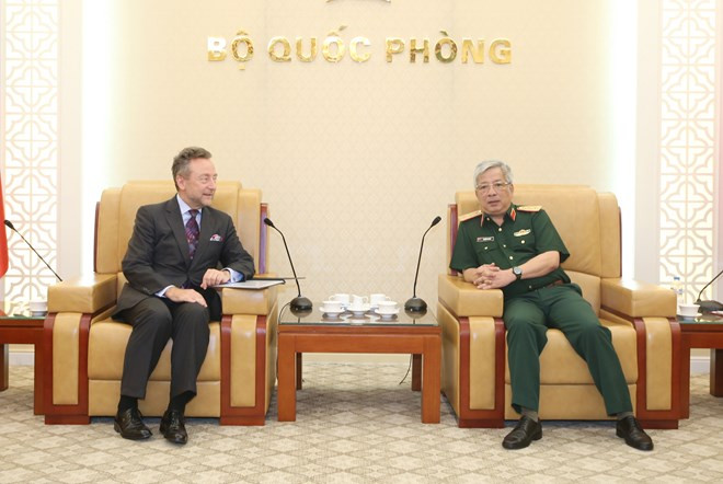 Défense : promouvoir la coopération entre le Vietnam et la République tchèque ảnh 1 Défense : promouvoir la coopération entre le Vietnam et la République tchèque ảnh 1