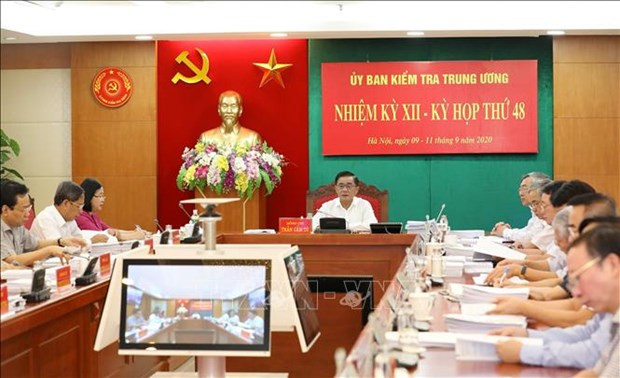 La Commission de contrôle demande d’expulser quatre officiels de Dà Nang ảnh 1 La Commission de contrôle demande d’expulser quatre officiels de Dà Nang ảnh 1