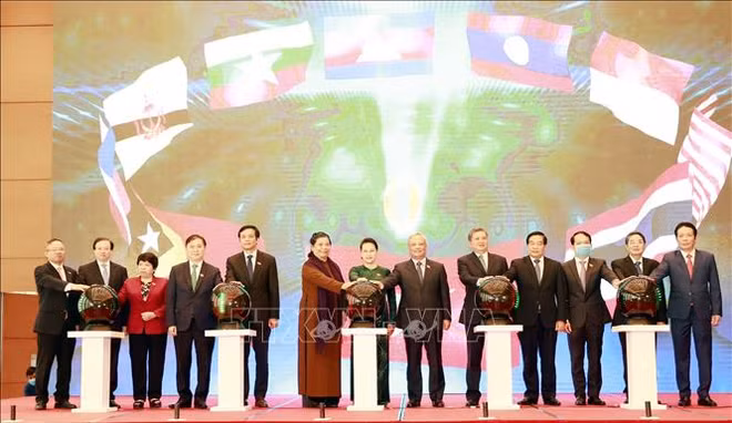 AIPA 41 : Le Vietnam continue d'affirmer fermement sa position dans l'intégration internationale ảnh 1