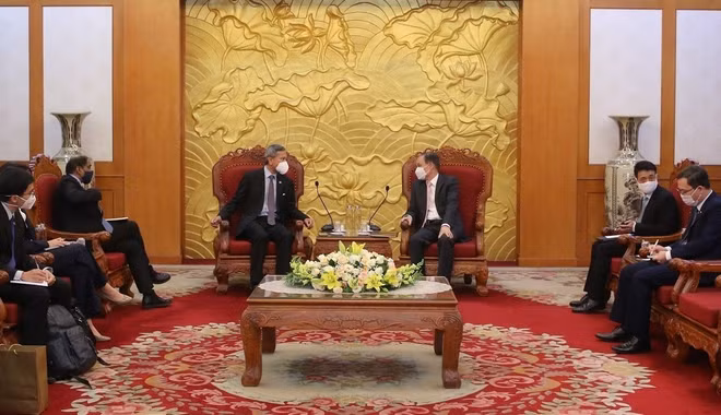 Renforcement des relations entre le Vietnam et Singapour ảnh 1