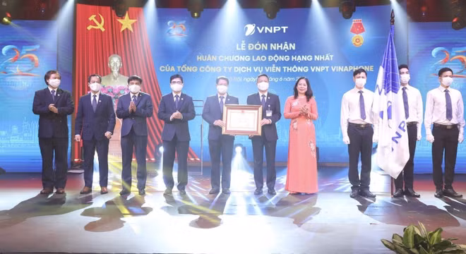 VNPT-VinaPhone obtient l’Ordre du Travail de première classe ảnh 1 VNPT-VinaPhone obtient l’Ordre du Travail de première classe ảnh 1