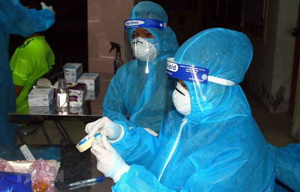 COVID-19 : le Vietnam confirme 102 nouveaux cas vendredi soir ảnh 1