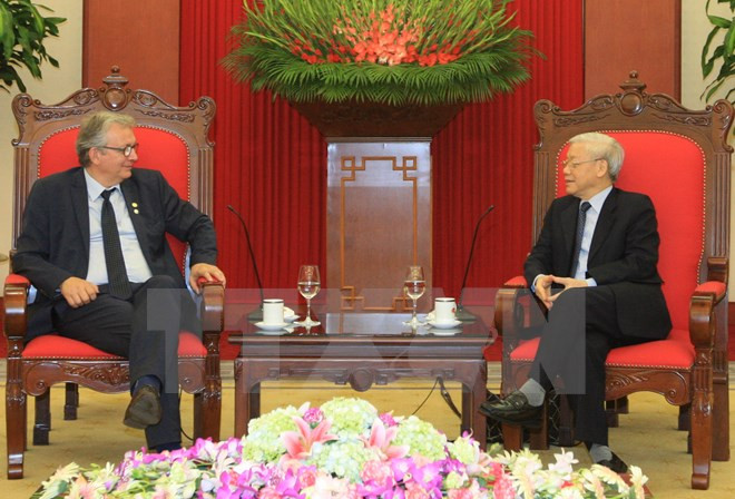 Renforcement des relations entre les Communistes vietnamien et français ảnh 1 Renforcement des relations entre les Communistes vietnamien et français ảnh 1