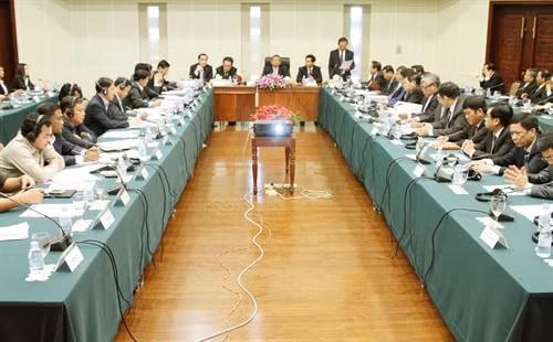 Conférence pour les entreprises vietnamiennes du caoutchouc au Cambodge ảnh 1