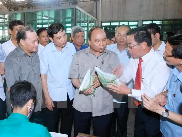 Le PM se renseigne sur l’édification de la Nouvelle Ruralité à Thai Binh ảnh 1