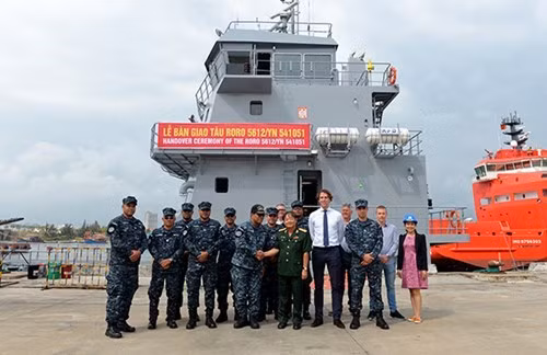 Un navire logistique fabriqué au Vietnam remis au Panama ảnh 1