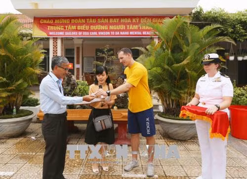 Activités communautaires de la marine américaine à Da Nang ảnh 1