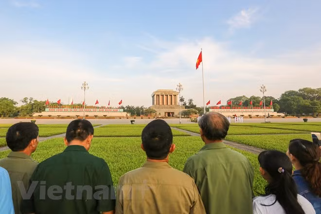 Visiter la Place Ba Dinh lors de la Fête nationale ảnh 1