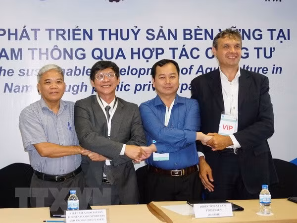 Lancement d'un projet de développement durable de l'aquaculture dans le delta du Mékong ảnh 1