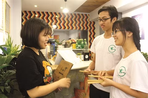 Dà Nang dit "non" aux pailles en plastique ảnh 1