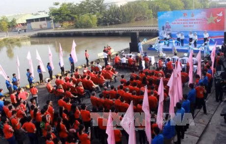 Lancement de l’Itinéraire de la Jeunesse pour la mer et les îles de la Patrie 2017 ảnh 1