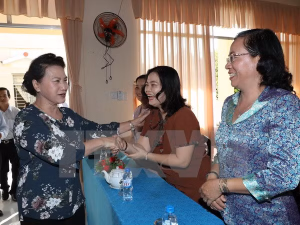 Nguyen Thi Kim Ngan à l’écoute des électeurs de l’arrondissement de Ninh Kieu (Can Tho) ảnh 1