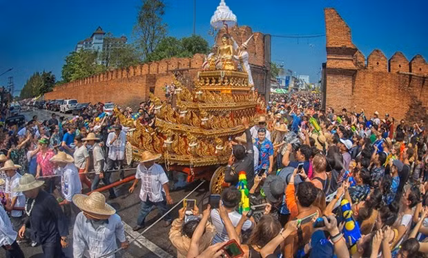 La Thaïlande prévoit des célébrations massives de Songkran pour promouvoir le tourisme ảnh 1