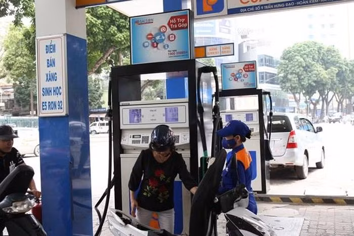 Les prix des carburants révisés à la hausse ảnh 1