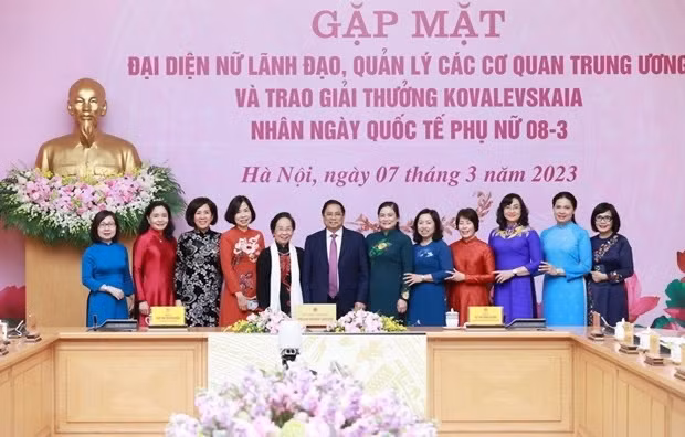 PM Pham Minh Chinh : Créer des conditions pour promouvoir le rôle de la femme vietnamienne ảnh 1 PM Pham Minh Chinh : Créer des conditions pour promouvoir le rôle de la femme vietnamienne ảnh 1