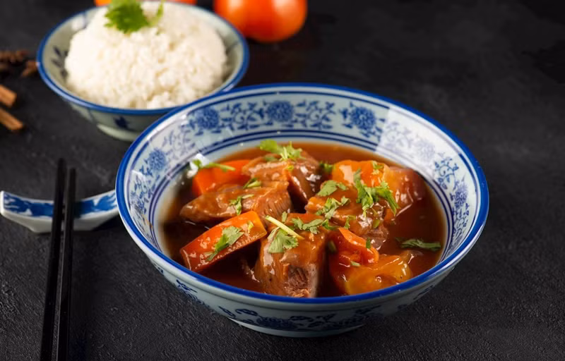 TasteAtlas: Trois plats vietnamiens parmi les 100 plats de viande les mieux notés au monde ảnh 1