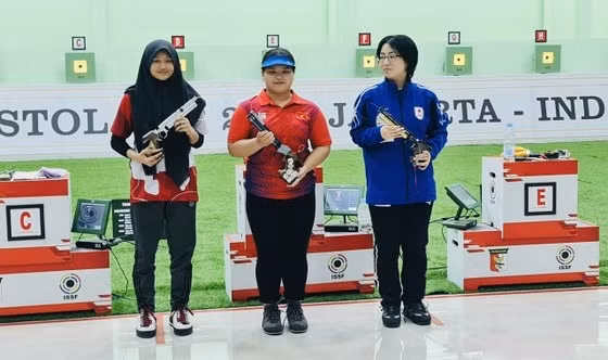 Le Vietnam remporte une médaille d'or à la Coupe d'Asie de fusil/pistolet 2023 ảnh 1