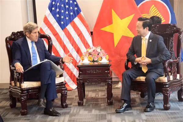 Poursuite des activités du vice-PM Tran Hong Ha à la Conférence des Nations Unies sur l'eau ảnh 5