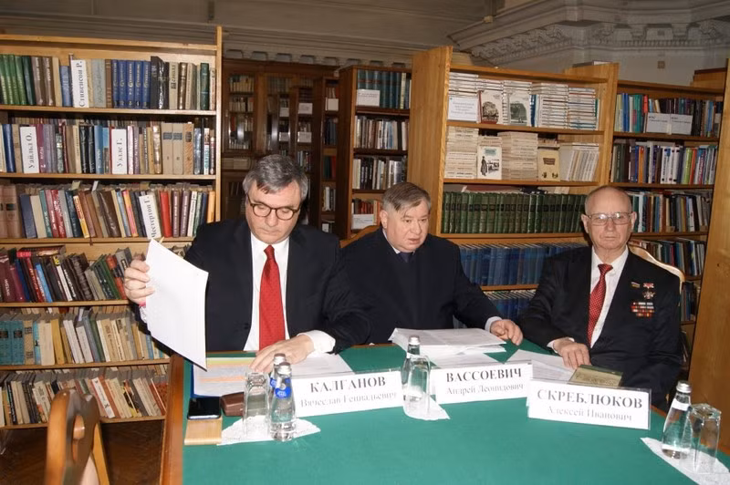 Une table ronde revient sur l’histoire de l’amitié Vietnam-Russie ảnh 1