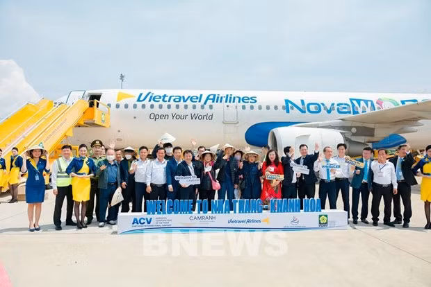 Vietravel Airlines effectue le premier vol charter de Daegu (R de Corée) à Khanh Hoa ảnh 1