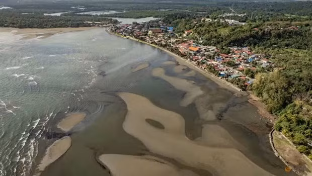  Les Philippines demandent une aide internationale alors que la marée noire se propage ảnh 1