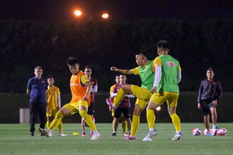 Football: l’équipe U23 Vietnam s'entraîne activement pour la Doha Cup 2023 ảnh 1