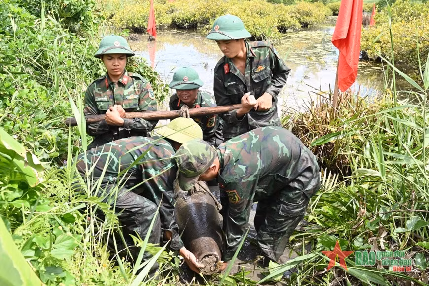 Quang Ninh: neutralisation réussie d'une bombe de près de 230 kg ảnh 1