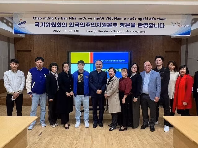 Une délégation de la Commission d’Etat pour les Vietnamiens d’outre-mer en visite en R. de Corée ảnh 1