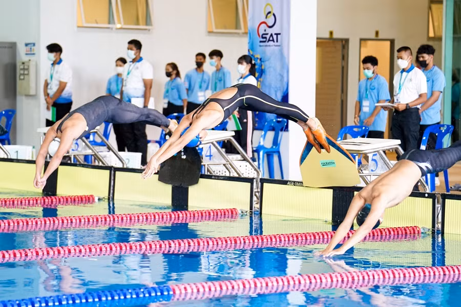 Nage avec palmes: le Vietnam brille au Finswimming's World Cup Round Swimming Pool 2022 ảnh 2