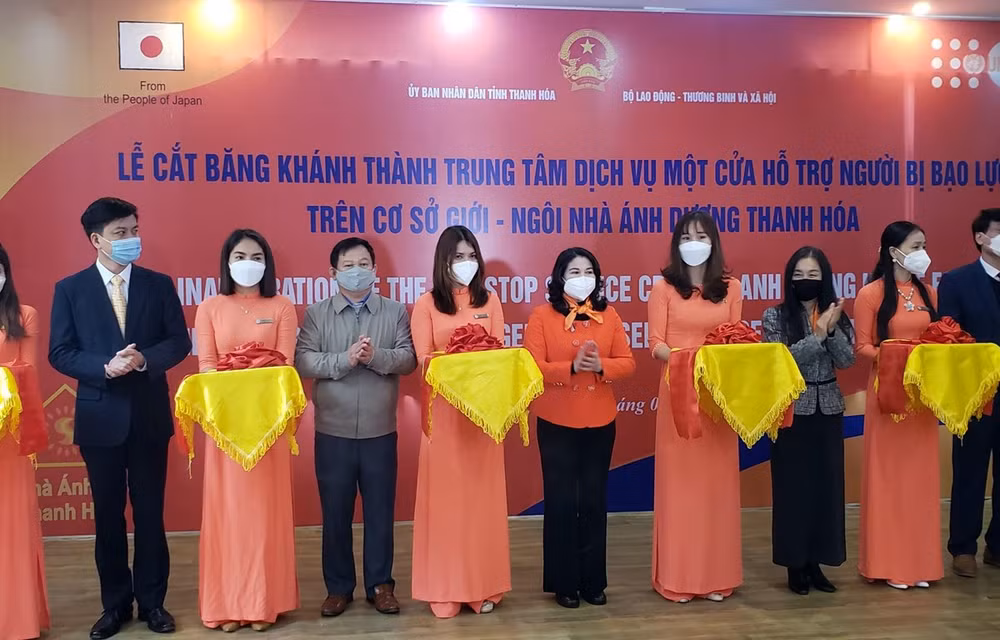Thanh Hoa: Ouverture du Centre de services à guichet unique pour les victimes de violence sexiste ảnh 1