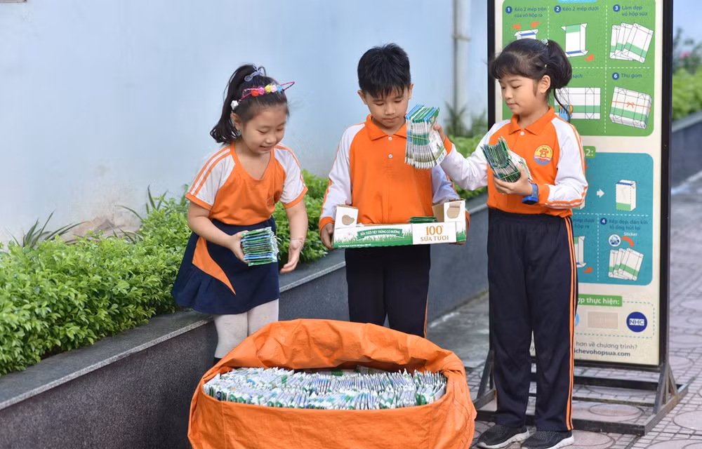 Lancement d'un programme de collecte et de recyclage de cartons de boissons usagés ảnh 1