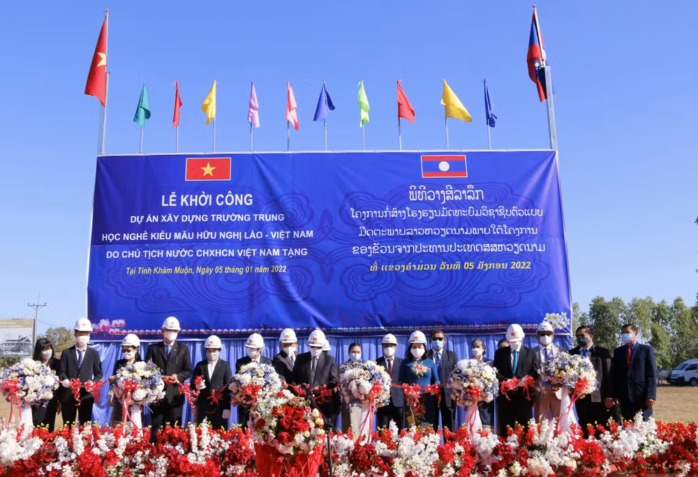 Mise en chantier du Lycée professionnel exemplaire d'amitié Laos-Vietnam ảnh 1