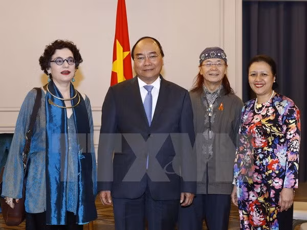 Le PM reçoit des entrepreneurs et des intellectuels d’origine vietnamienne aux Etats-Unis ảnh 2