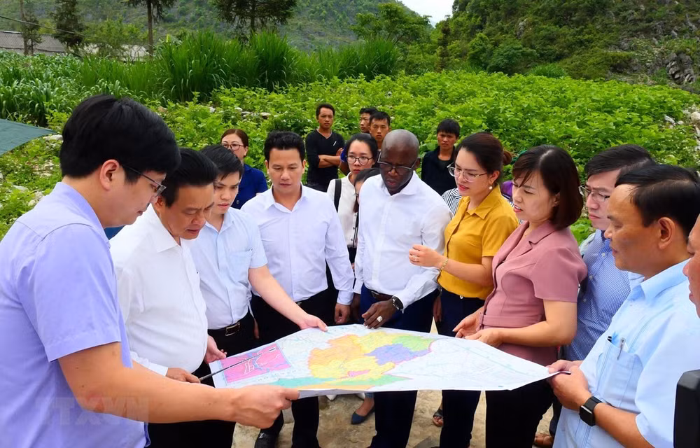 Ha Giang et la Banque mondiale signent un cadre de coopération stratégique pour 2020-2025 ảnh 1