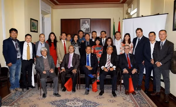 2e Congrès de l'Association des hommes d'affaires vietnamiens en Italie ảnh 1