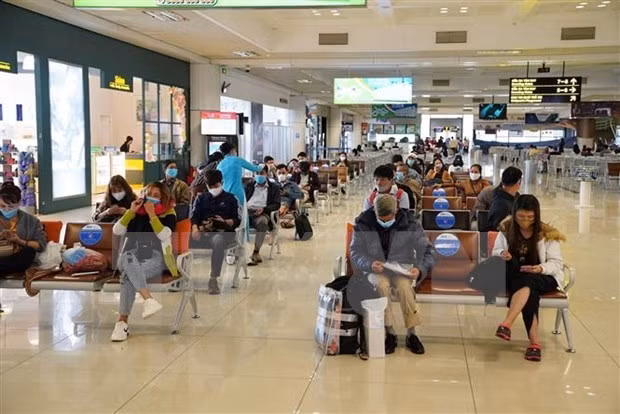 Hausse du nombre de passagers via les aéroports en mai ​ ảnh 1