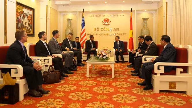 Vietnam et États-Unis coopèrent contre le trafic transnational de drogues ảnh 1