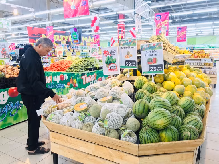 Les ventes au détail des dix mois dans la province de Vinh Phuc en légère hausse ảnh 1