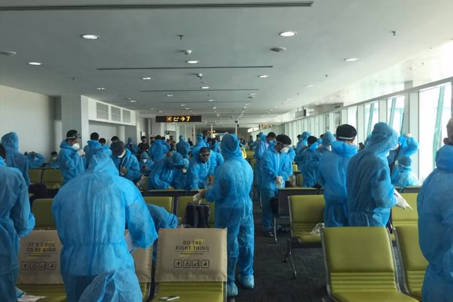 COVID-19 : rapatriement de près de 180 citoyens vietnamiens au Brunei ảnh 1