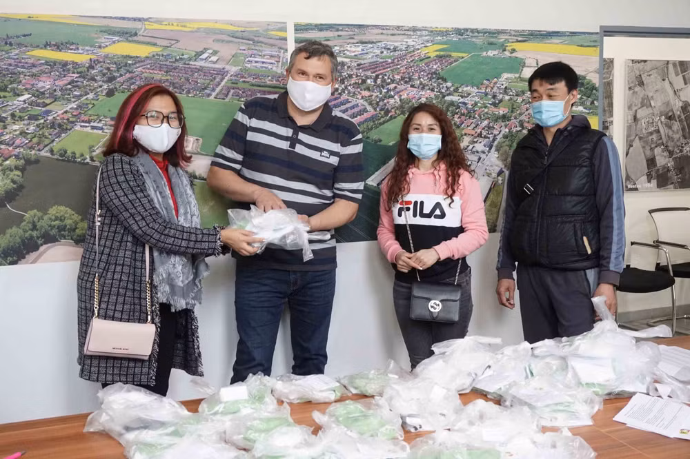 Promotion du rôle des membres du PCV en République tchèque dans la prévention du COVID-19 ảnh 1