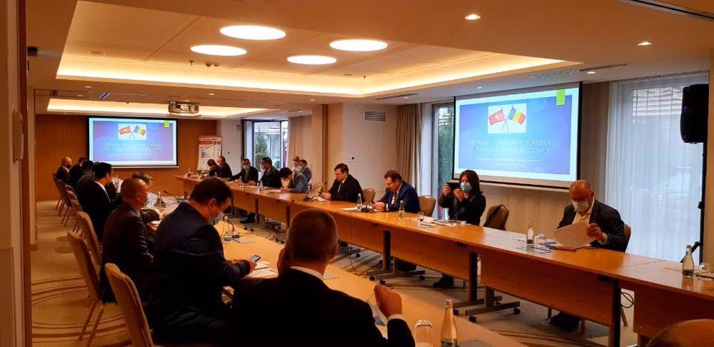 Séminaire sur les 70 ans des relations diplomatiques Vietnam – Roumanie ảnh 1