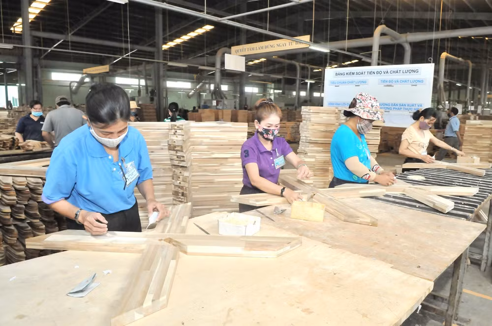 Faire du Vietnam le centre mondial de production de meubles ảnh 1
