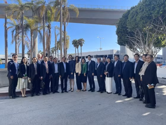 Une délégation de HCM-Ville en visite de travail à New York et Los Angeles ảnh 1