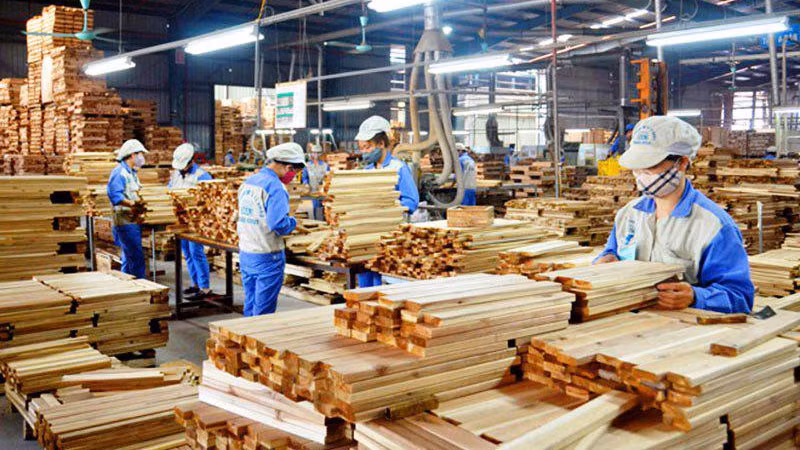 Le Vietnam vise 20 milliards de dollars d’exportations de bois d’ici 2025 ảnh 1